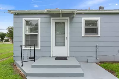212 Avenue E, Lacy Lakeview, TX 76705 - Photo 17