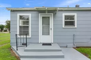 212 Avenue E, Lacy Lakeview, TX 76705 - Photo 17