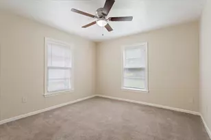 212 Avenue E, Lacy Lakeview, TX 76705 - Photo 13