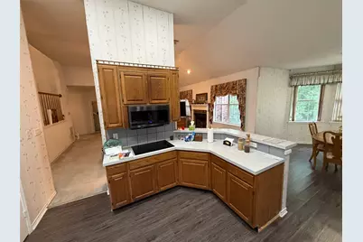 6204 High Brush Circle, Dallas, TX 75249 - Photo 9