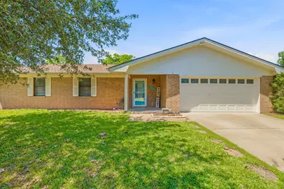 1442 N Dale Avenue, Stephenville, TX 76401 - Photo 1