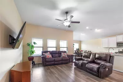 445 Saguaro Drive, Fort Worth, TX 76052 - Photo 3