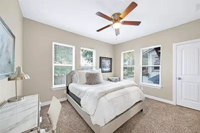 828 Elsbeth Street, Dallas, TX 75208 - Photo 27