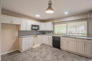 2710 Ashglen Dr, Garland, TX 75043 - Photo 11