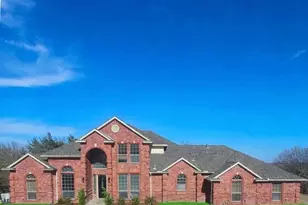 686 Cattlebaron Parc Dr, Fort Worth, TX 76108 - Photo 3