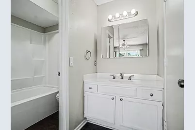 1702 Crimson Court, Arlington, TX 76018 - Photo 15