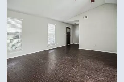 1702 Crimson Court, Arlington, TX 76018 - Photo 5