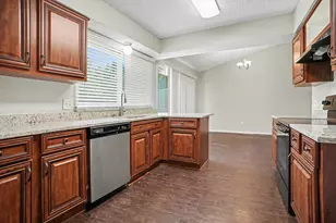 1702 Crimson Ct, Arlington, TX 76018 - Photo 13