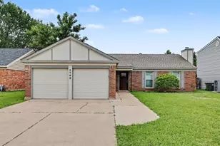 1702 Crimson Ct, Arlington, TX 76018 - Photo 1