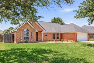 1406 Glenwood Dr, Stephenville, TX 76401 - Photo 1