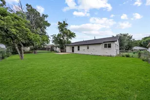 3265 Earle Dr, Haltom City, TX 76117 - Photo 19