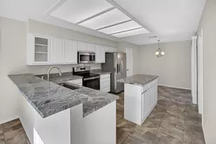1009 McCoy Dr, Irving, TX 75062 - Photo 15