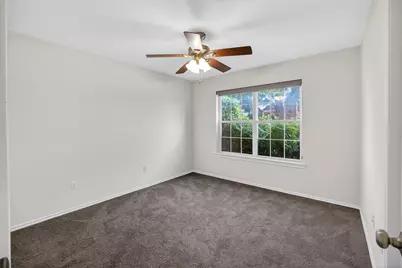 1009 McCoy Drive, Irving, TX 75062 - Photo 11