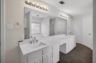 1009 McCoy Dr, Irving, TX 75062 - Photo 25