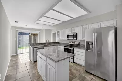1009 McCoy Drive, Irving, TX 75062 - Photo 9