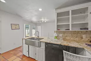 11102 Ferndale Rd, Dallas, TX 75238 - Photo 9