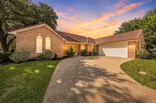 816 S Havenwood Ln, Fort Worth, TX 76112 - Photo 1