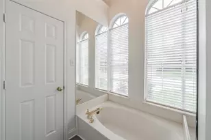 816 S Havenwood Ln, Fort Worth, TX 76112 - Photo 23
