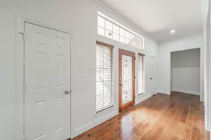 816 S Havenwood Ln, Fort Worth, TX 76112 - Photo 5