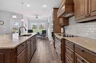 2504 Pinyon Hills Ct, Burleson, TX 76028 - Photo 13