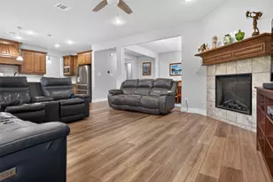 2504 Pinyon Hills Ct, Burleson, TX 76028 - Photo 9
