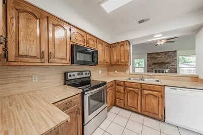 1719 Sagebrush Trail, Grapevine, TX 76051 - Photo 9