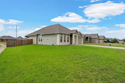 4100 Riata Ranch Road, Waco, TX 76705 - Photo 15