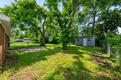 5601 N Schilder Drive, River Oaks, TX 76114 - Photo 13