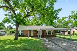 5601 N Schilder Dr, River Oaks, TX 76114 - Photo 1