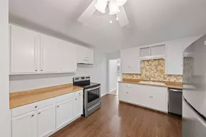 5601 N Schilder Drive, River Oaks, TX 76114 - Photo 11