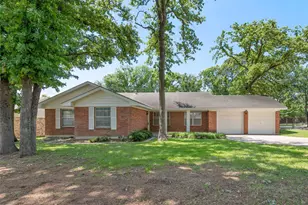 2202 Foxcroft Cir, Denton, TX 76209 - Photo 1