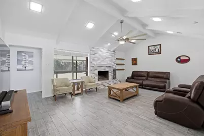 1211 Meadowview Drive, Euless, TX 76039 - Photo 7