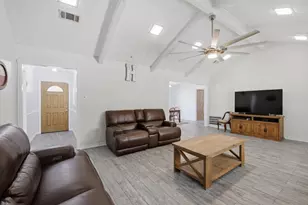 1211 Meadowview Dr, Euless, TX 76039 - Photo 5