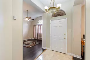 2315 Brisbane Dr, Arlington, TX 76018 - Photo 3