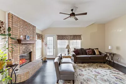 2315 Brisbane Drive, Arlington, TX 76018 - Photo 11