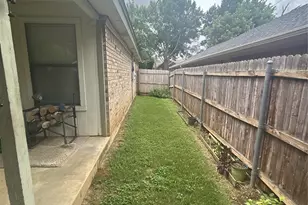 4211 Meadow Park Dr, Arlington, TX 76017 - Photo 25