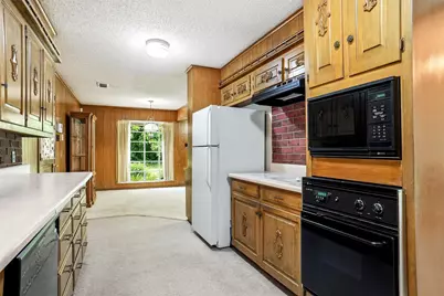 2105 Camelot Drive, Grapevine, TX 76051 - Photo 13