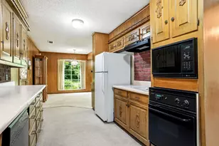 2105 Camelot Dr, Grapevine, TX 76051 - Photo 13