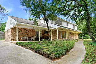 2105 Camelot Dr, Grapevine, TX 76051 - Photo 1
