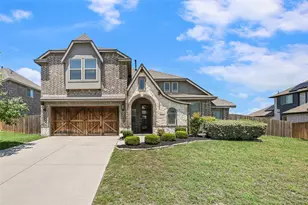 933 Vista Ln, DeSoto, TX 75115 - Photo 1