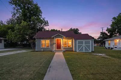 913 17th Street, Plano, TX 75074 - Photo 1
