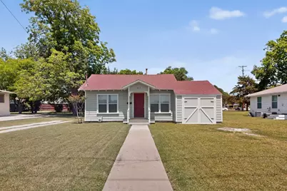 913 17th Street, Plano, TX 75074 - Photo 1