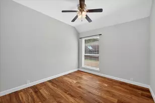 913 Chapel Dr, Denton, TX 76205 - Photo 13