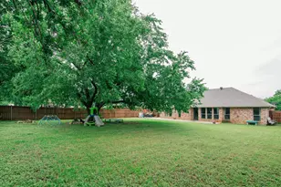 706 W Sherman Dr, Aubrey, TX 76227 - Photo 25