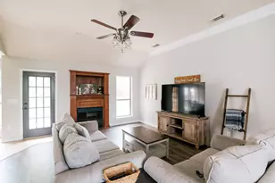 706 W Sherman Dr, Aubrey, TX 76227 - Photo 9