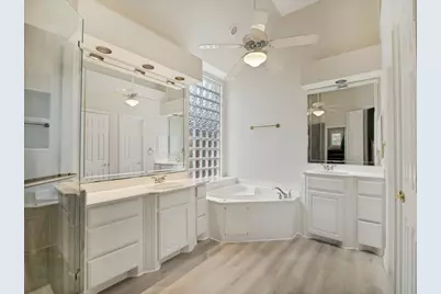 3204 Thorne Hill Court, Richardson, TX 75082 - Photo 11