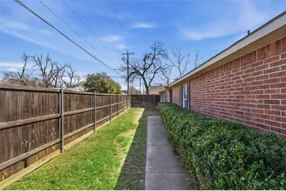 2803 Wayside Avenue, Fort Worth, TX 76110 - Photo 27