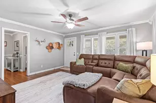 900 W Reeves, Decatur, TX 76234 - Photo 5