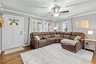 900 W Reeves, Decatur, TX 76234 - Photo 3