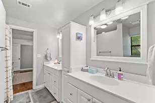 900 W Reeves, Decatur, TX 76234 - Photo 17